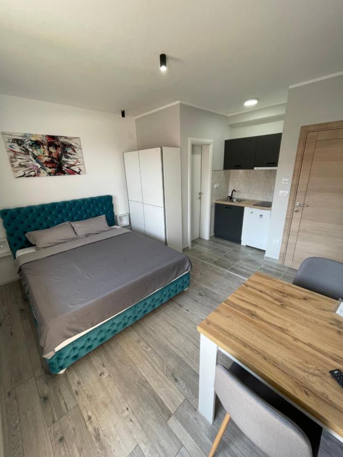 Apartmani Borova 2 Veliko Gradiste Luaran gambar