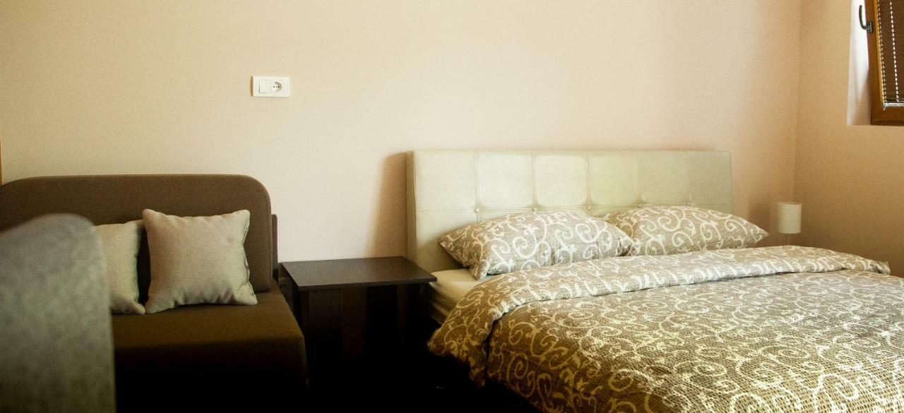 Apartmani Borova 2 Veliko Gradiste Luaran gambar