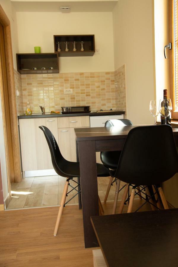 Apartmani Borova 2 Veliko Gradiste Luaran gambar